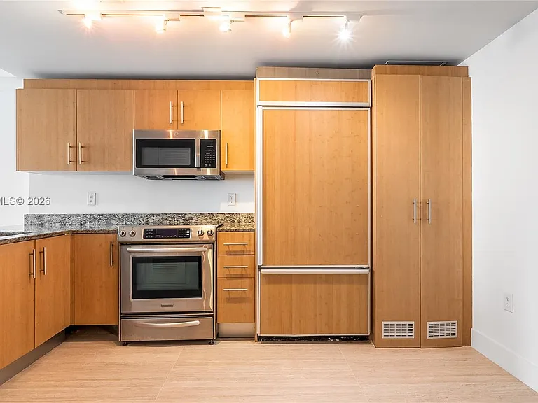 10275 Collins Ave #905 — Photo 9