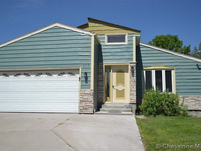958 Elm St, Wheatland, WY, 82201