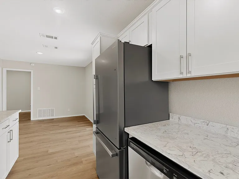 2506 Hillsboro Ave — Photo 15