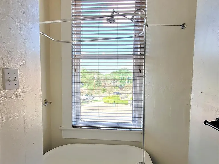 109 NW 20th St #203 — Photo 14