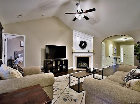 4th image of 1541 Kingdom Way