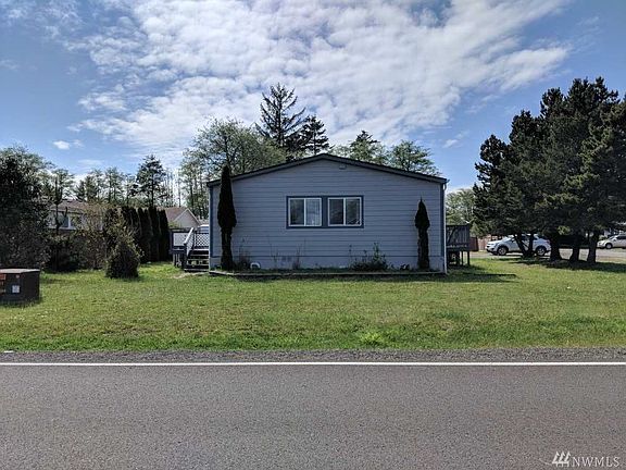 3rd image of 313 Ozette St NE