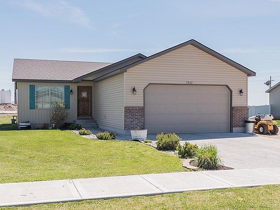 2nd image of 3060 E Larson Dr