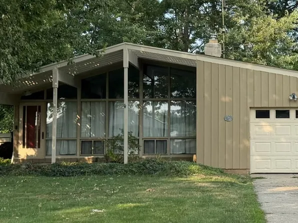 4245 Coe Ave, North Olmsted, OH 44070