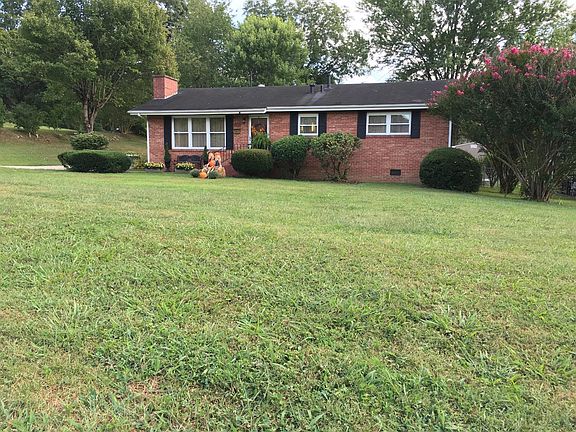3rd image of 801 Cirencester Ave