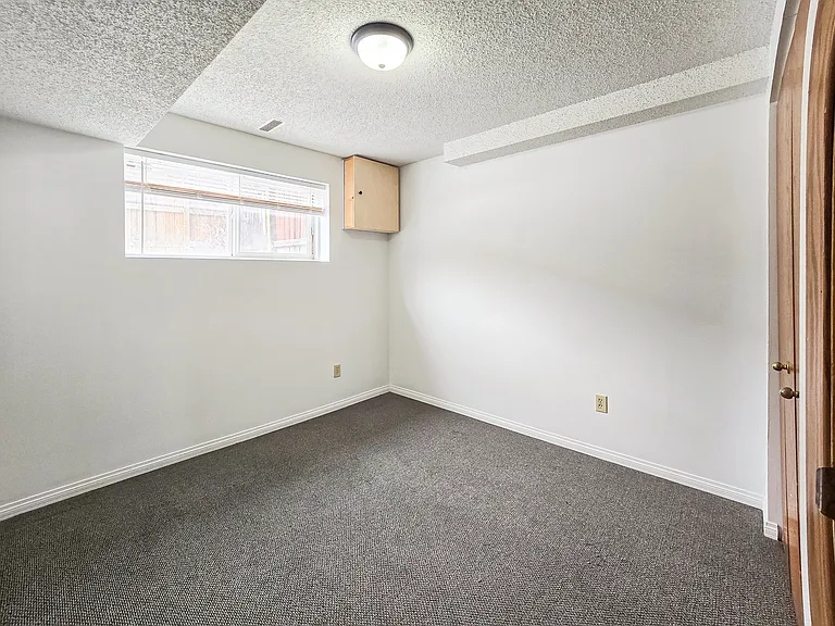 1515 36th St SE — Photo 12