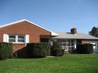 38 Finger St, Saugerties, NY 12477