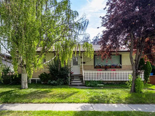 2812 W 24th St NW, Calgary, AB T2M 3Z3