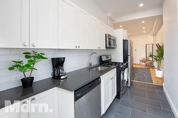 Rented by Mdrn Residential | media 11