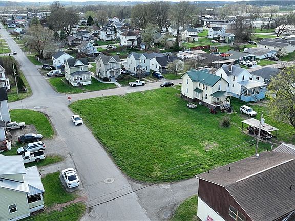 4th image of 627 33rd St