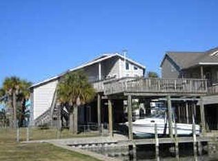 1619 Tiki Dr, Tiki Island, TX 77554