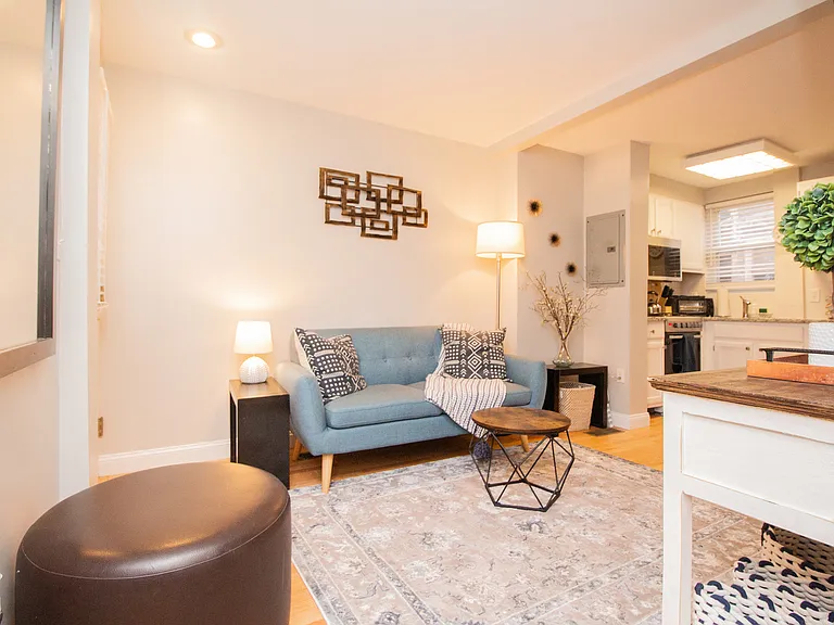 23 Jay St #B — Photo 1