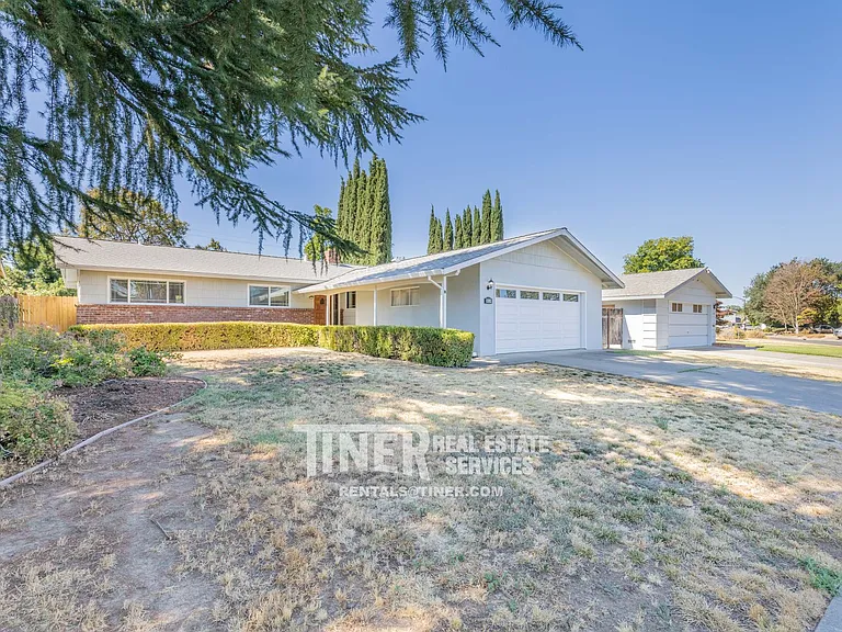 9136 Cecile Way — Photo 3