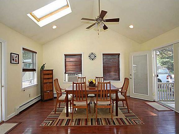 4th image of 84 Creekwood Dr