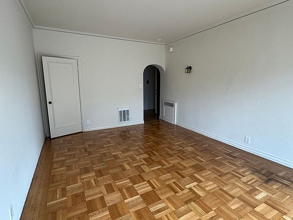 4th image of 1690 Bay St APT 101
