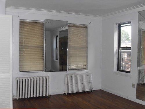 3rd image of 3463 Ely Ave