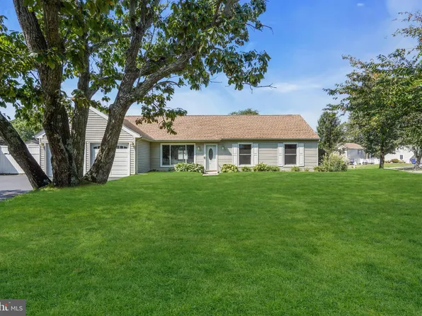 912 New Jersey Ave, Toms River, NJ 08753