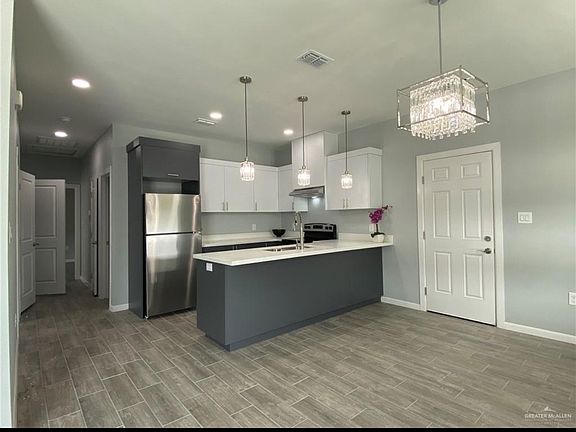 3rd image of 408 E Acacia Ave #3