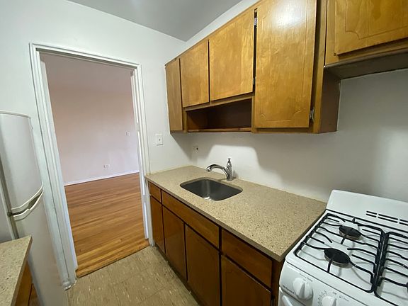5th image of 34-43 60th St Unit 2L