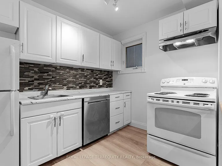 41 Summerhill Ave #2 — Photo 15