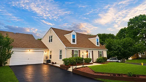 2446 Hyannis Ln Photo 1