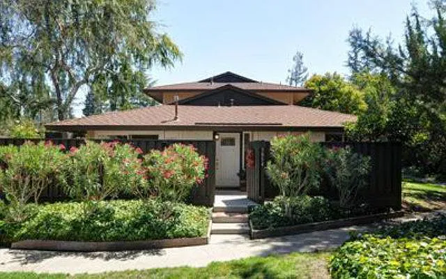 5054 Pine Tree Ter photo 1