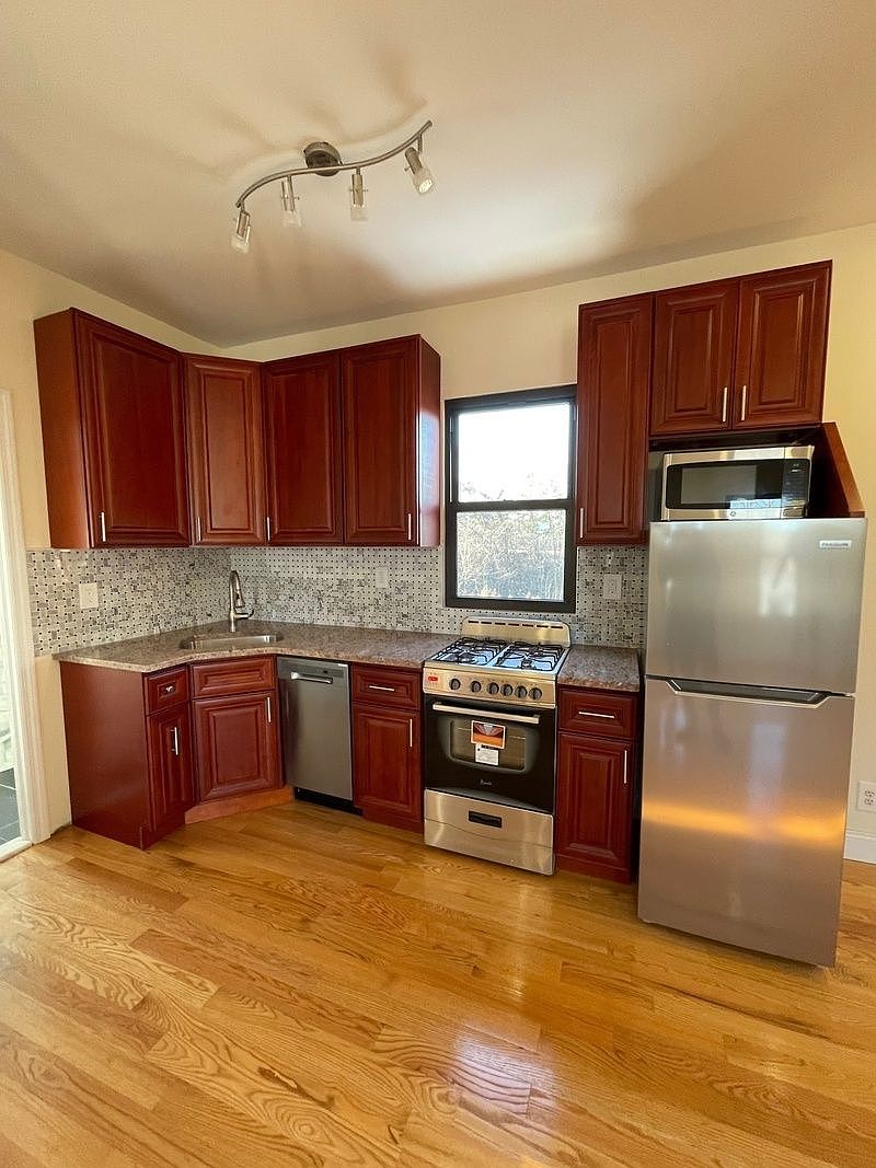 2211 De Reimer Ave Bronx Ny Zillow
