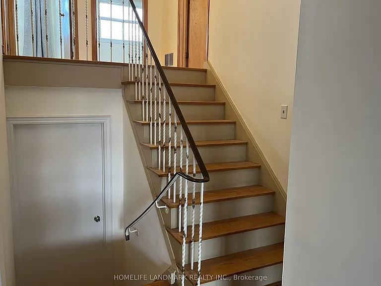 31 Pawnee Ave #UPPER — Photo 8