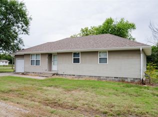 321 Nebraska St, Oswego, KS 67356