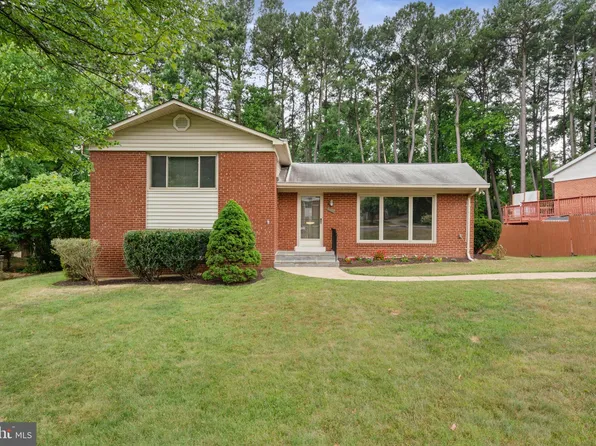 6007 Jan Mar Dr, Falls Church, VA 22041