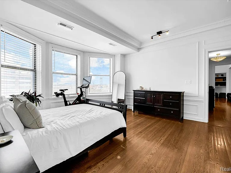 2900 E Jefferson Ave #D201 — Photo 18