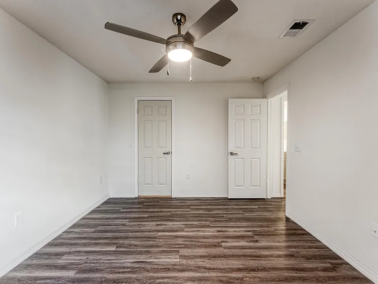 Cypress Trail Apartments — Photo 18