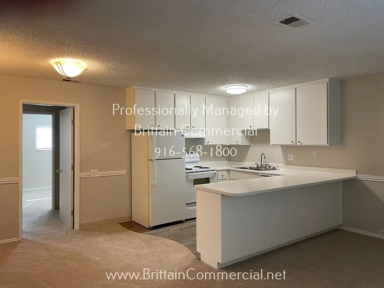 Near Everything, All Amenities! 1616 Q Street, Camellia Court Apartments — Photo 14
