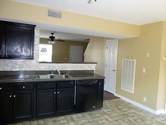 3rd image of 128 Wolverine Ct