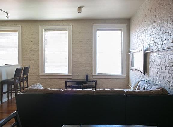 5th image of 448 Julia St APT 404