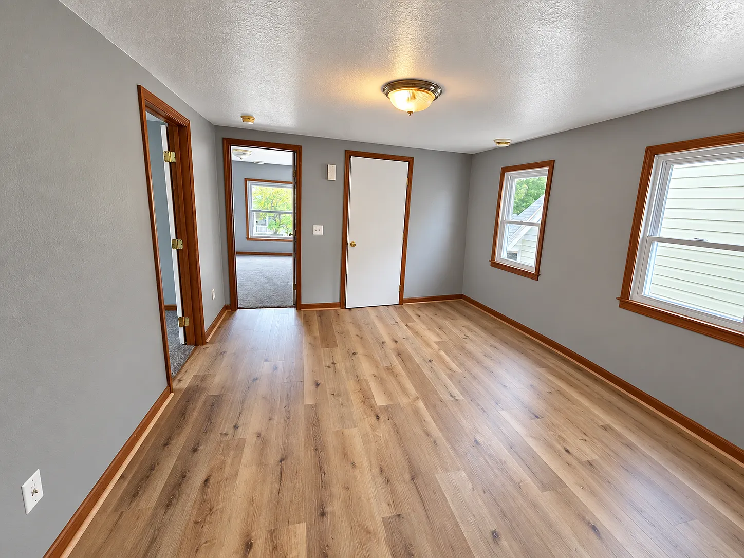 1358 Grand Ave — Photo 2