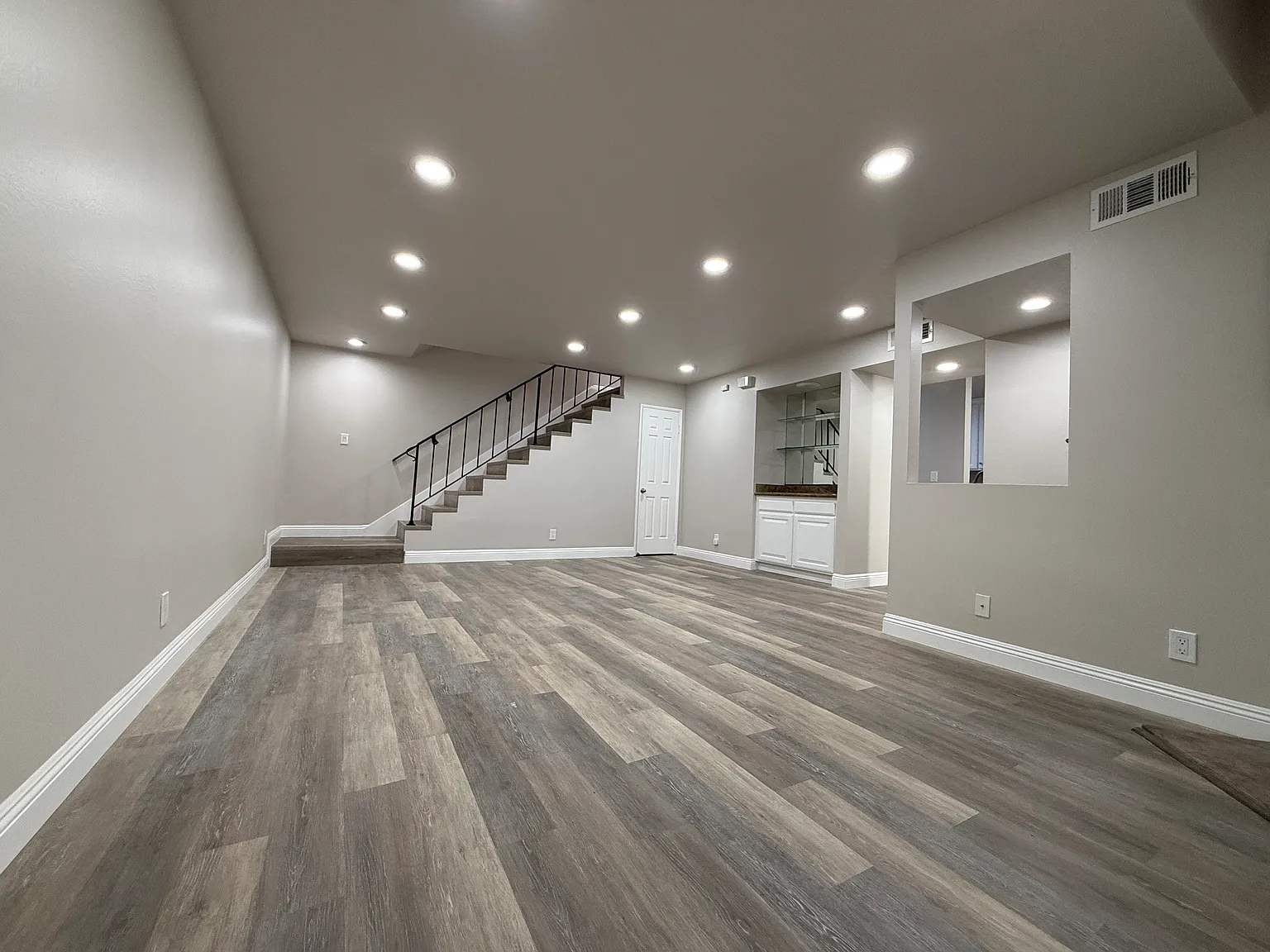 2 bed, 1700 sqft, $3,895 — Photo 2