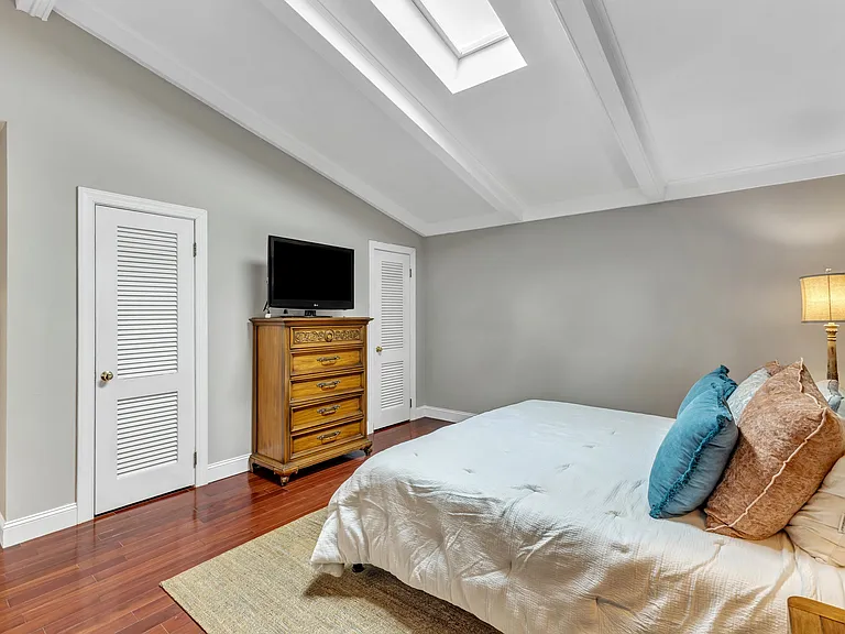 1126 Trailwood Dr — Photo 17