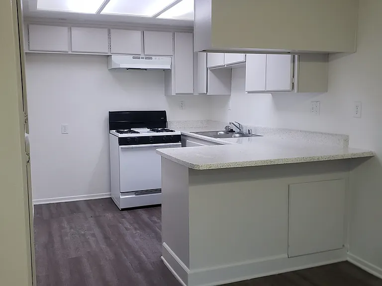 Sunnyside Townhomes — Photo 8