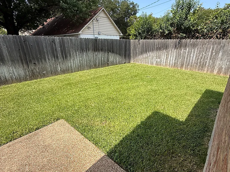 300 Pecan Village Cir #300 — Photo 10