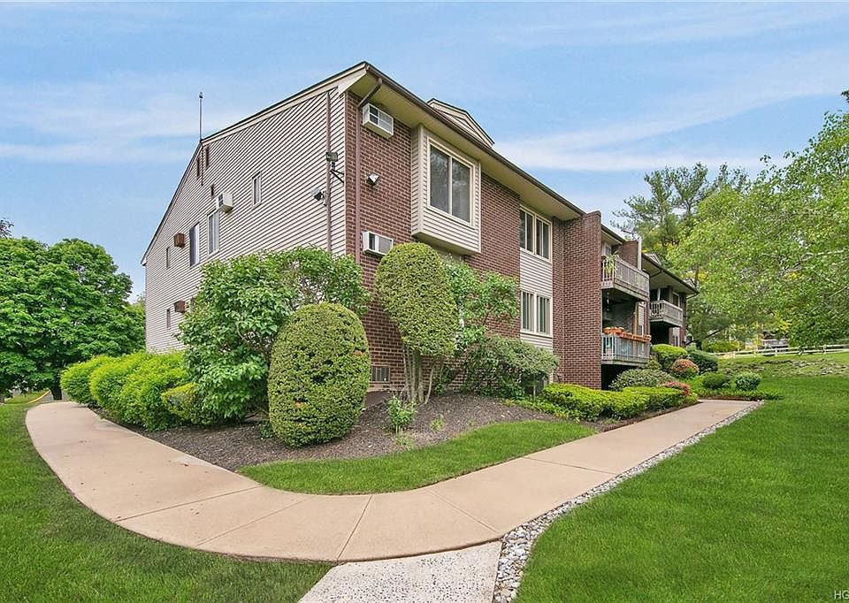 1st image of 67 Country Club Ln