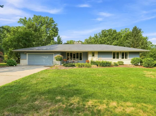 813 Everett Dr, Stillwater, MN 55082