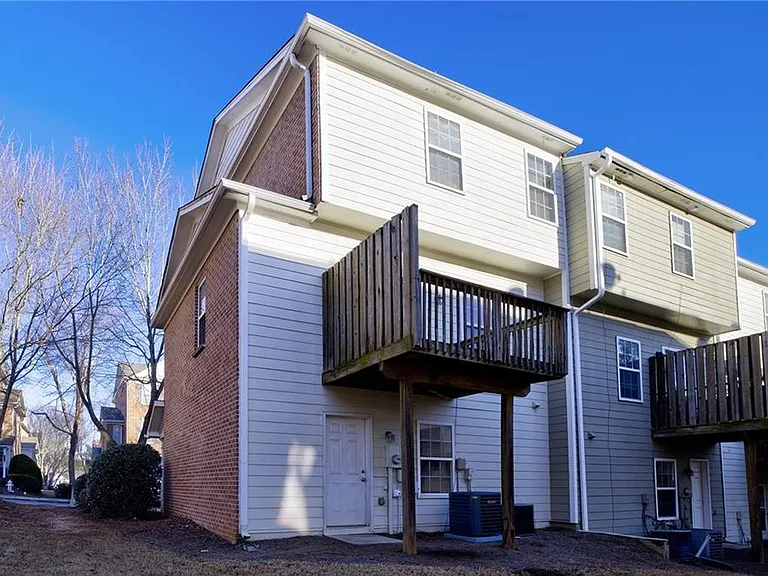 2247 Landing Ridge Dr — Photo 24
