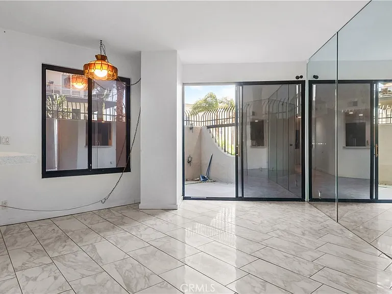 1310 E Ocean Blvd — Photo 24