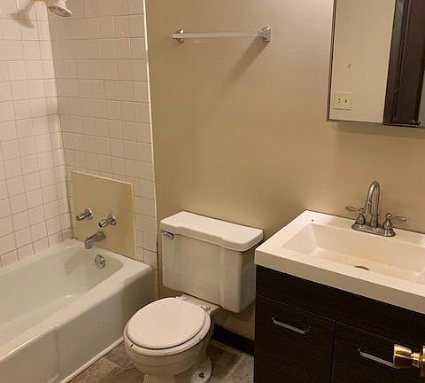 4th image of 310 E Larwill St #4