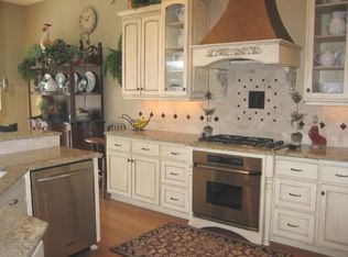 10155 Chestnut Cir N, Brooklyn Park, MN 55443