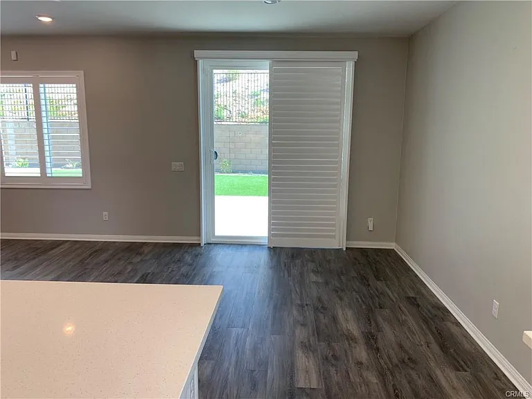 27450 Tyrrhenian Dr — Photo 13