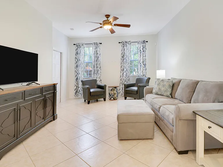 123 E Thatch Palm Cir — Photo 5