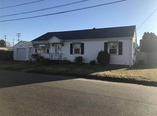 14 Knollwood Ave, Cranston, RI 02910