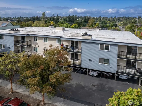 9255 Greenwood Avenue N #34, Seattle, WA 98103